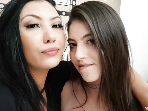 Intense Kisses: The Magical Meeting