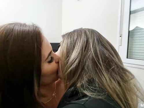 Sweet Kisses to End the Party