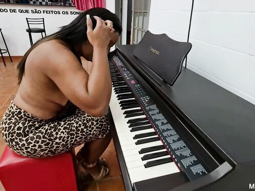 Hot Kisses During My Piano Lesson