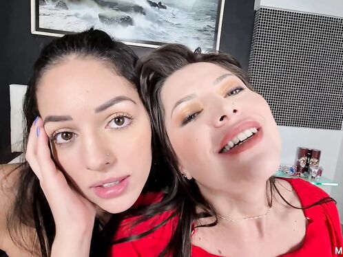 Sweet Girls: Yasmin Proviero and Flavia Tamayo