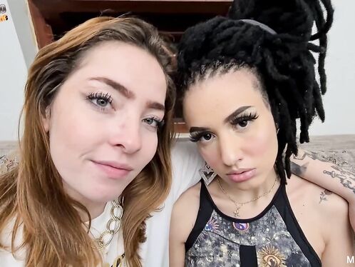 Hot Kisses Magic Encounter: Mayara and Ingrid