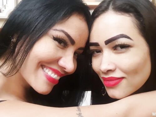 Hot Sluts Sticky Kisses: Ariane Luquezi and Kiara Nissei