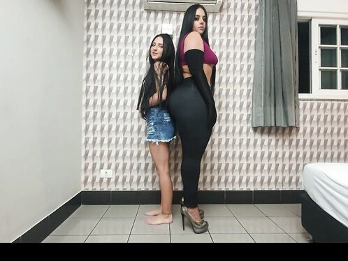BBW Girl vs Small Girl Hot Kisses: Hanna and Andreia