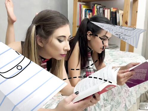 Schoolgirls Hot Kisses