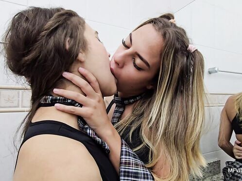 College Kisses in the Shade