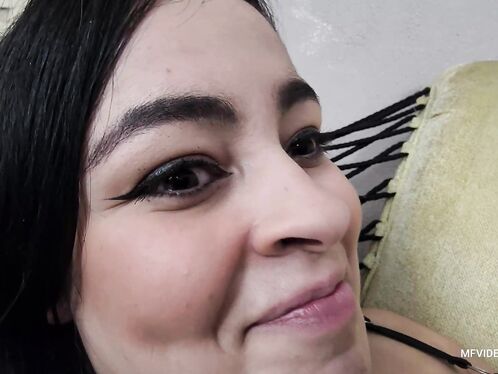 Bruna and Bianca's Crazy Kisses