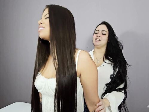 Hot Masseuse and Kissing Session