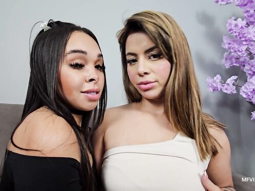 Kissing Girls with Plump Lips