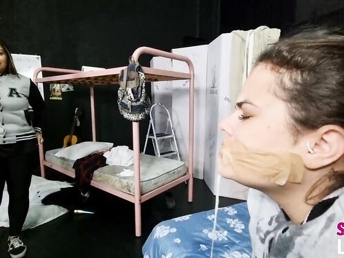 Spitting: Republic of Girls Vol #160