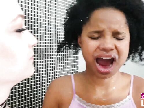 Spitting Izabella Schneider and Morena Rosa