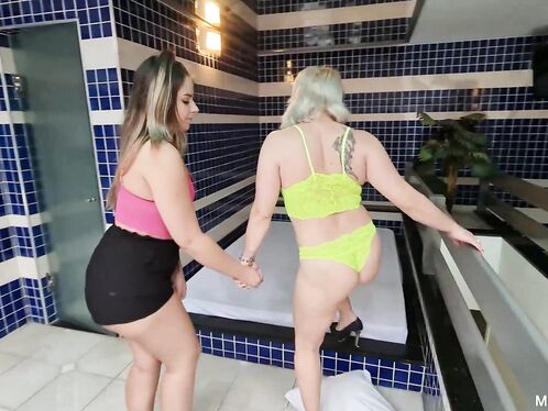 Sucking Samira MILF's Used Pussy