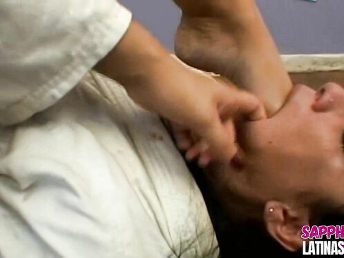 Karateka Top Feet Face – Karateka Celine Lemos