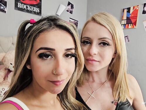 Taboo Kisses Blonde Girls - Vol #680