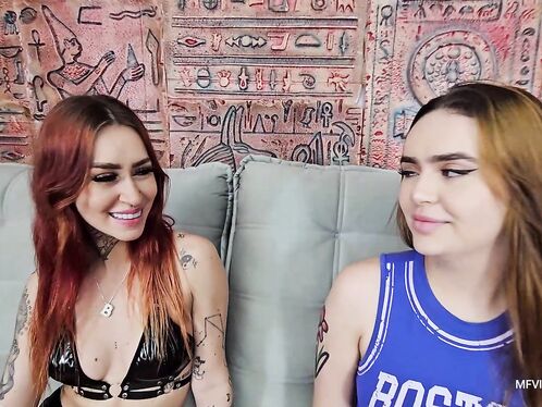 Taboo Kisses Red Girls - Vol #681