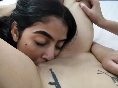 Ep. 25 - Branca & Catita - Lesbian Pussy Licking Game