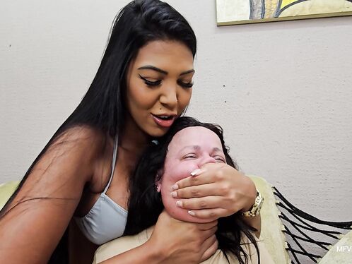 Covering the dwarf's mouth with big hands