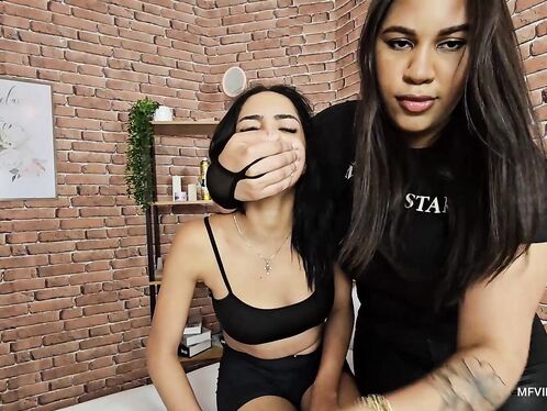 Enormous Hands of Influencer Mistress Fernanda Silva - Vol #721