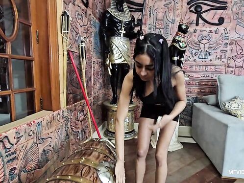 Squeeze Hands - Vol #718 - Mistress Anita Thompso