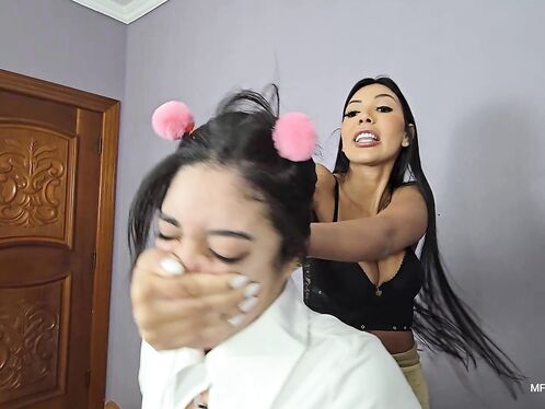 Big Hands Squeezing Face - Vol # 709 - Mistress Izabella Paes