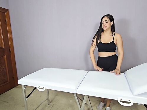 Squeeze Hands Massage - Vol # 708 - Mistress Anita Thompson