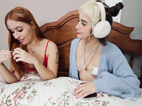 Facesitting Fuck In Face Teen’s – Vol #966 – Larinha