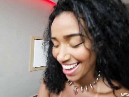 Crazy Girl Facesitting and Pussy Eating